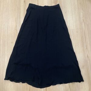 Ann Taylor silk black flowy midi skirt with zipper and button closure size 10